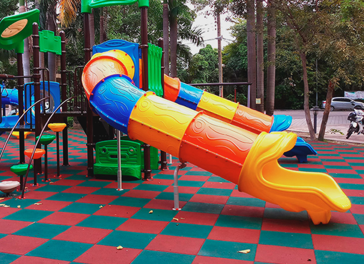 Piso de hule para juegos